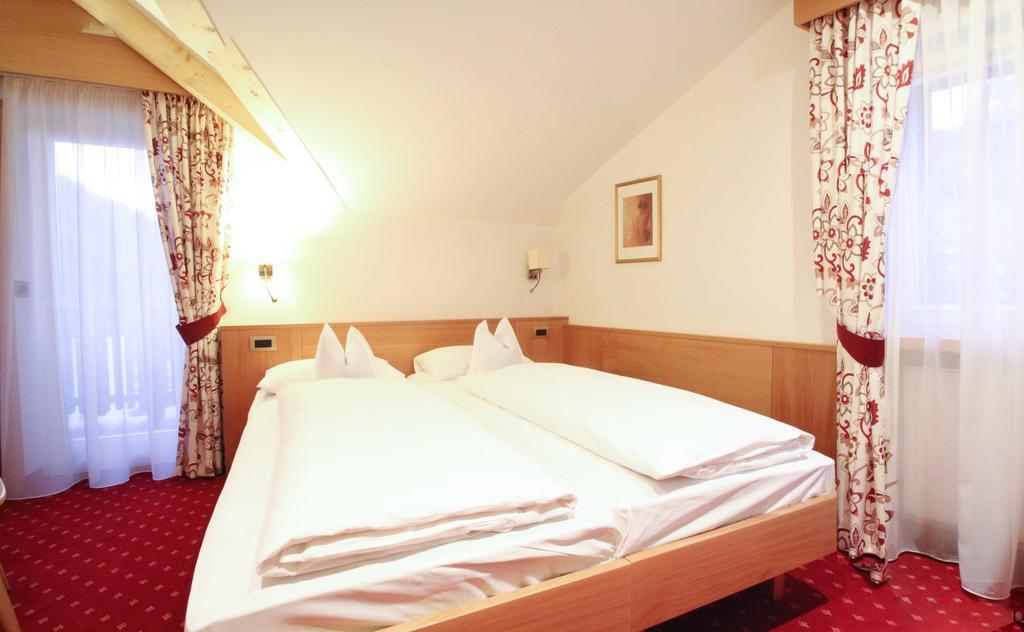 Garni Crepaz Bed & Breakfast Selva di Val Gardena Rom bilde