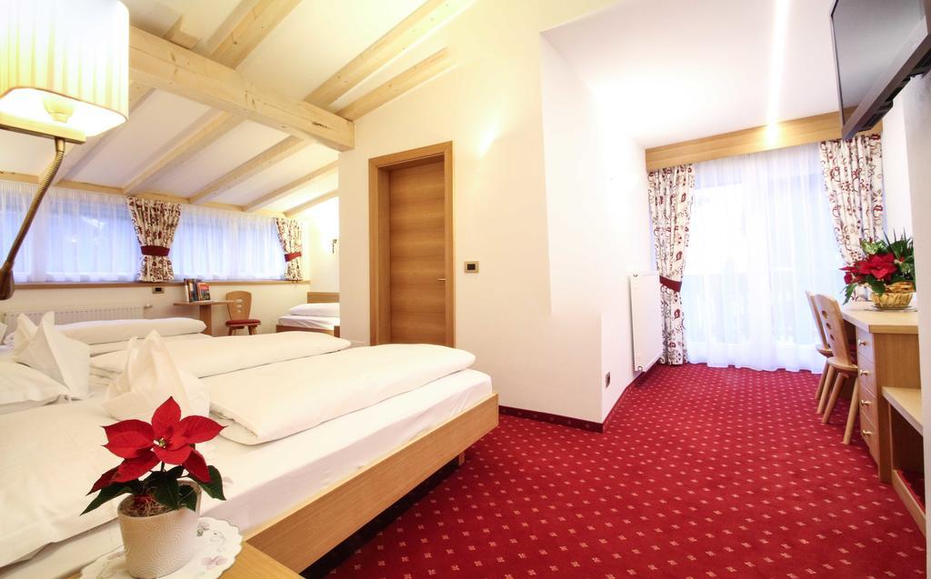 Garni Crepaz Bed & Breakfast Selva di Val Gardena Rom bilde