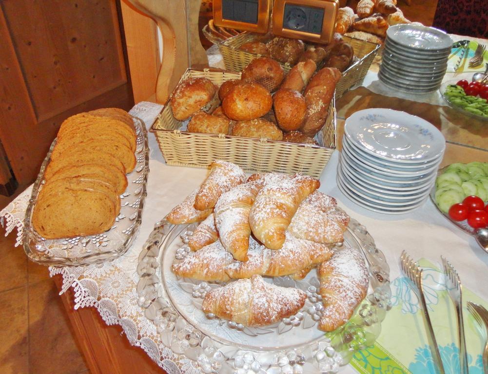 Garni Crepaz Bed & Breakfast Selva di Val Gardena Eksteriør bilde