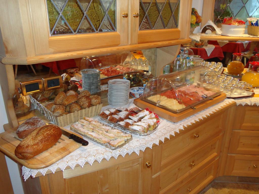 Garni Crepaz Bed & Breakfast Selva di Val Gardena Eksteriør bilde