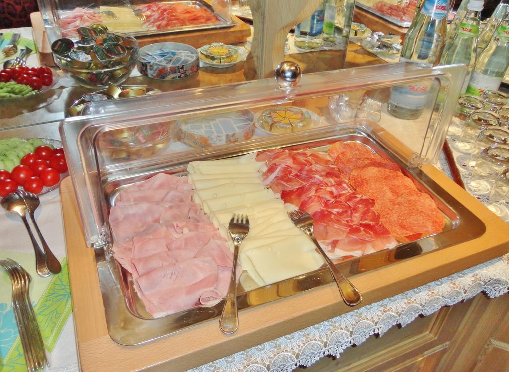 Garni Crepaz Bed & Breakfast Selva di Val Gardena Eksteriør bilde