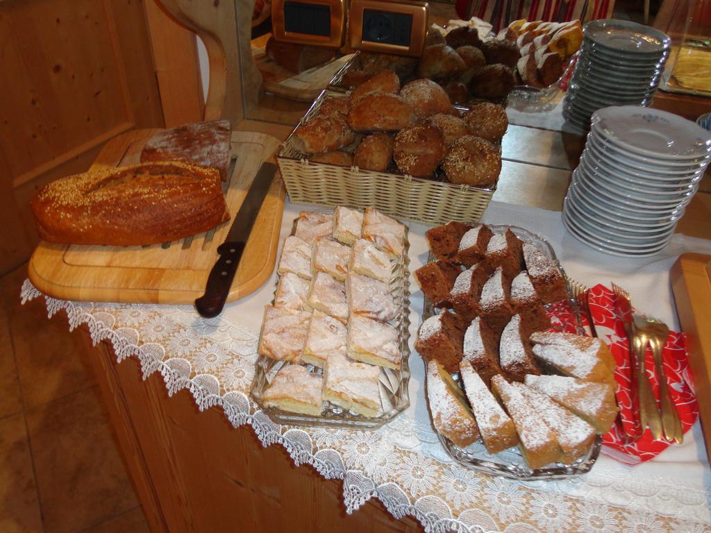 Garni Crepaz Bed & Breakfast Selva di Val Gardena Eksteriør bilde