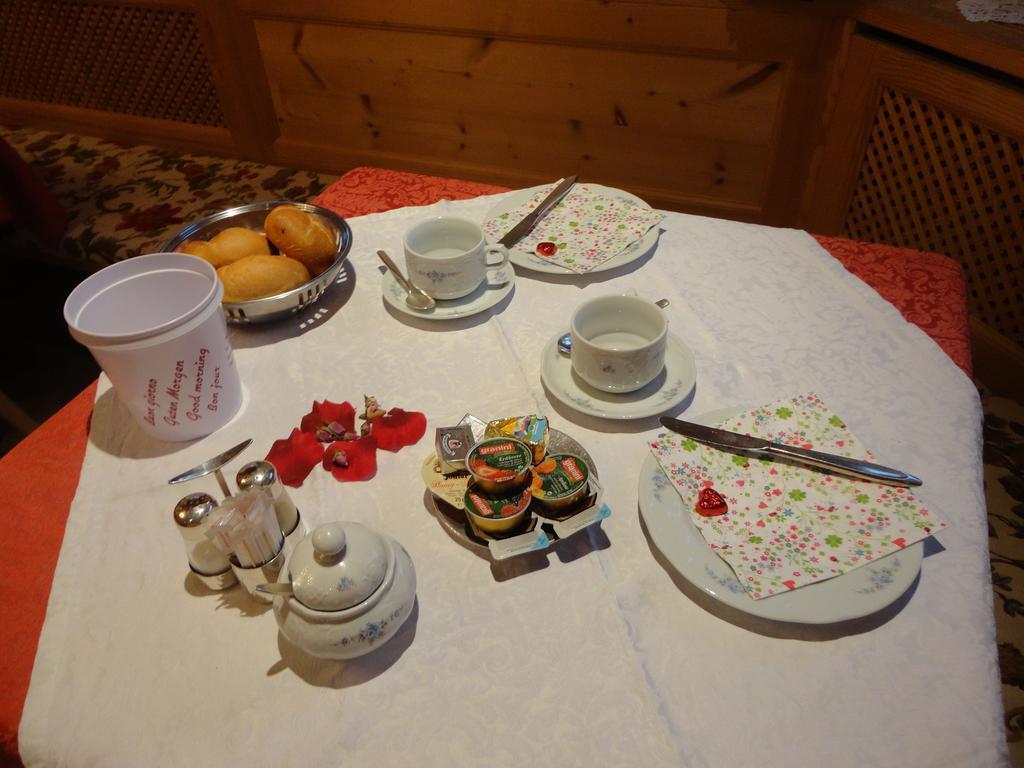Garni Crepaz Bed & Breakfast Selva di Val Gardena Eksteriør bilde