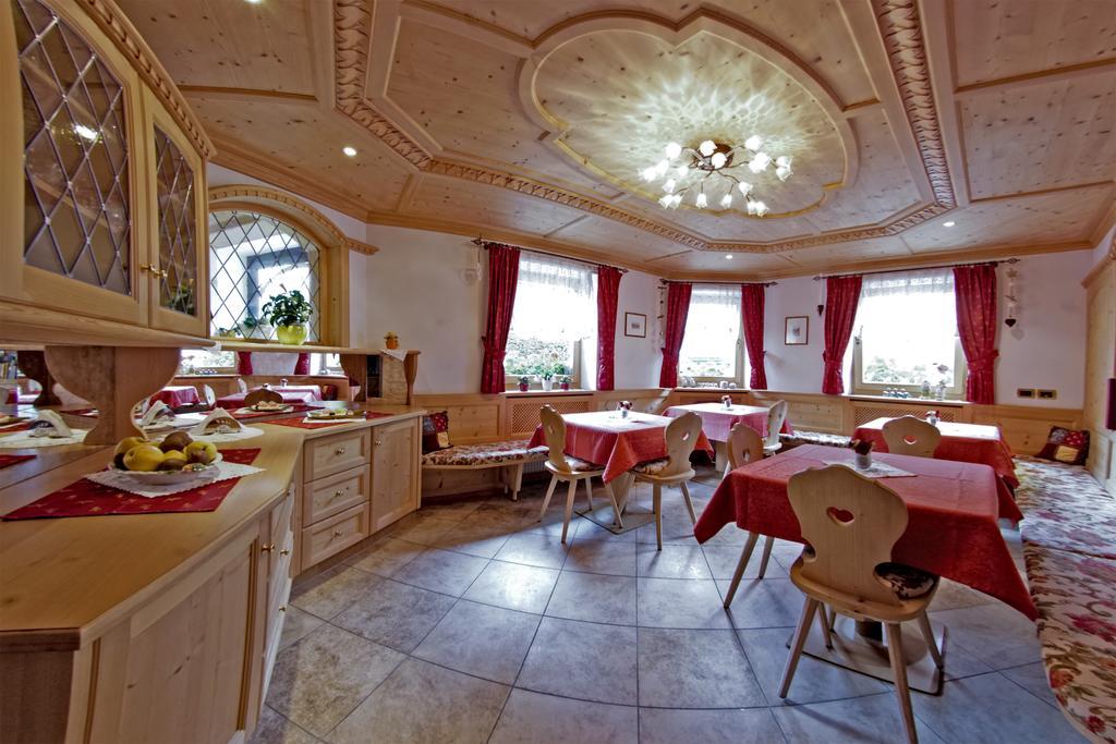 Garni Crepaz Bed & Breakfast Selva di Val Gardena Eksteriør bilde