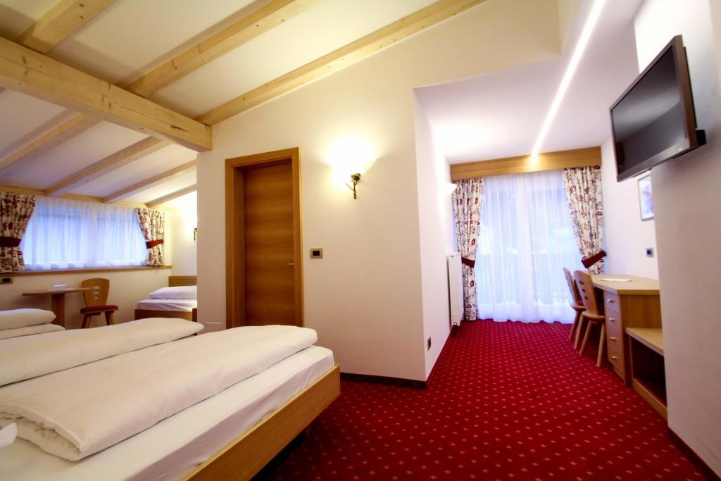 Garni Crepaz Bed & Breakfast Selva di Val Gardena Eksteriør bilde