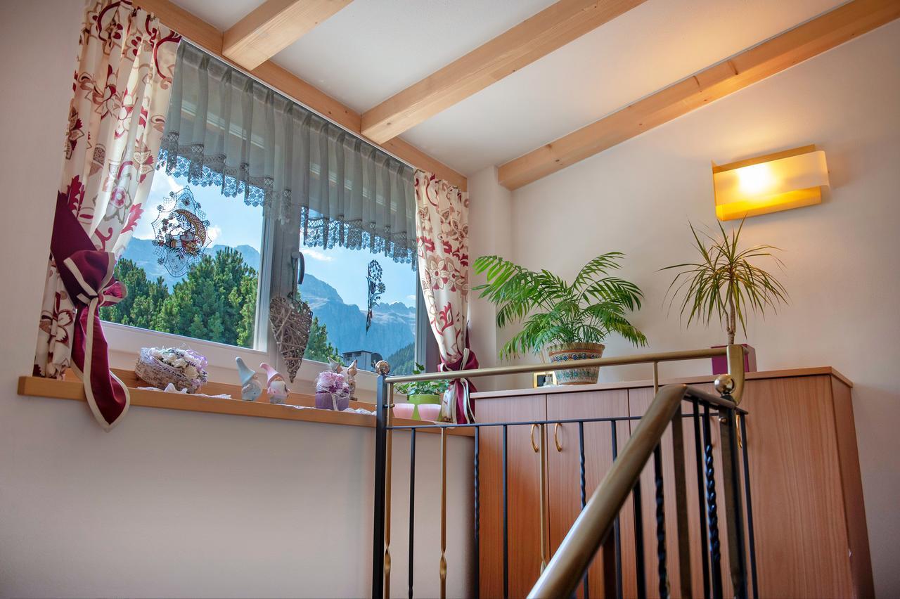 Garni Crepaz Bed & Breakfast Selva di Val Gardena Eksteriør bilde