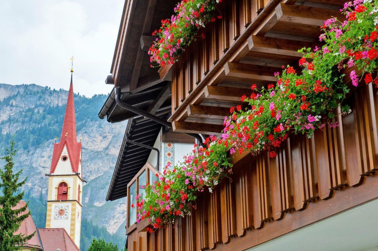 Garni Crepaz Bed & Breakfast Selva di Val Gardena Eksteriør bilde